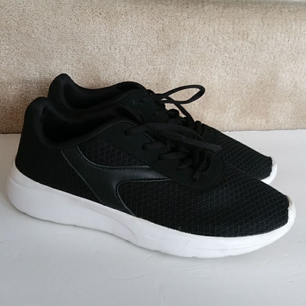 Pro Player Lace Up Athletic Sneakers 8 Black White